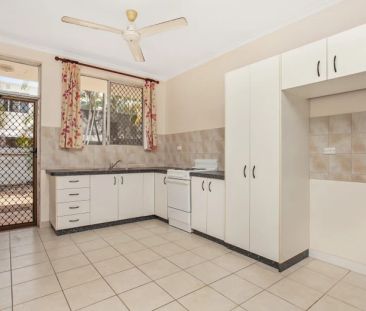 Ground floor 2 bedroom unit - Photo 6