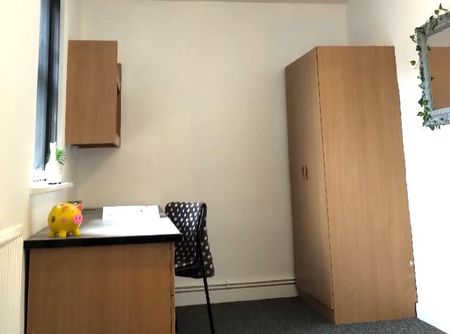 6 bedroom private hall to rent - Photo 4