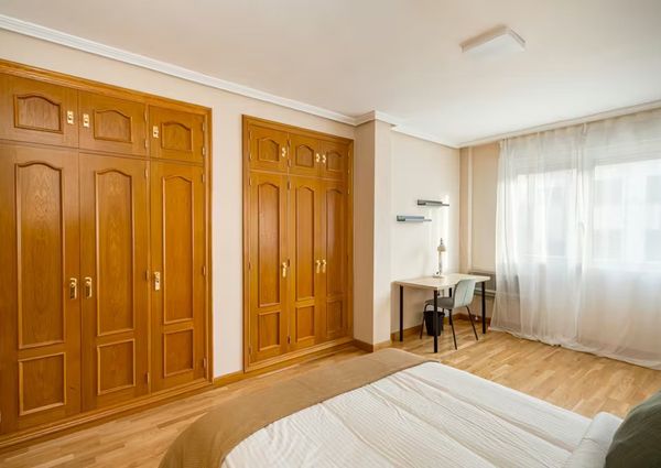 Calle de Umbría, Madrid, Community of Madrid 28043