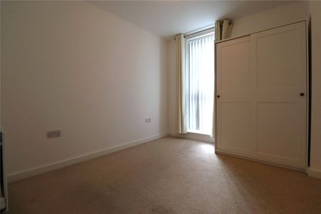 Oarsman House, Ingress Park, Greenhithe, DA9 9UZ - Photo 3