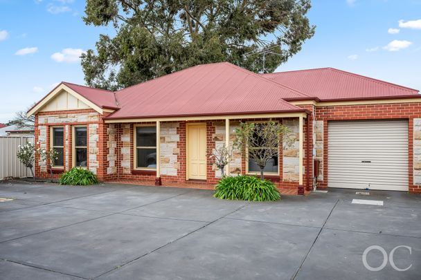 Open the Door to Effortless Living in Mile End - Photo 1