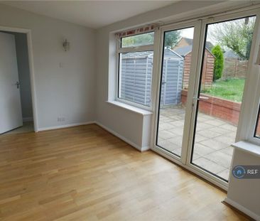 3 bedroom semi-detached house to rent - Photo 1