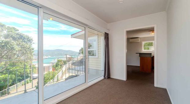 Amazing harbour views! - Photo 1