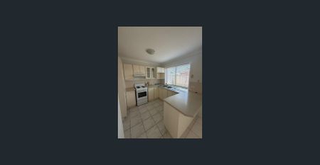 4 BEDROOM FAMILY HOME FOR RENT - Photo 3