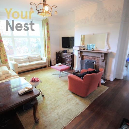 Room 7, Oakwood lane, Oakwood, Leeds, LS8 2JQ - Photo 1