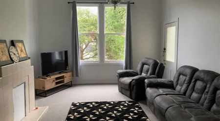 Four-bedroom home close to the river - Photo 5