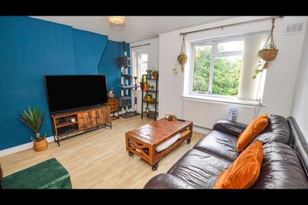 2 Bed Flat, Melmerby Court, M5 - Photo 2