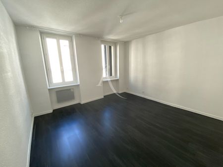 Location Appartement 3 pièces 71m² - Photo 2