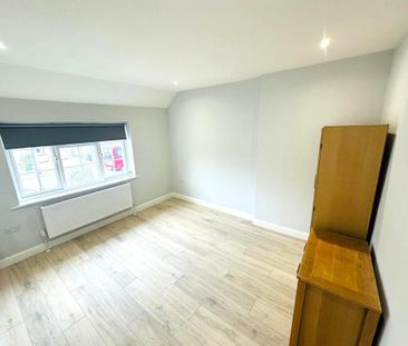 4 bedroom end of terrace house to rent - Photo 3