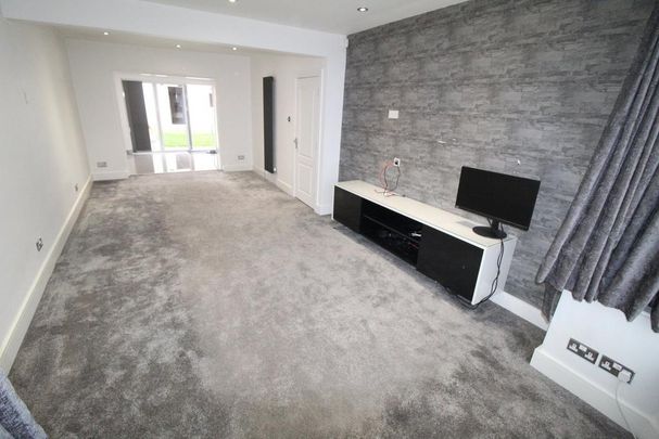 5 bedroom end of terrace house to rent - Photo 1