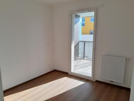 Location Appartement 4 pièces 76m² MEYTHET 74960 - Photo 5