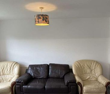 Bedroom Semi Detached House In Winton, BH9 - Photo 6