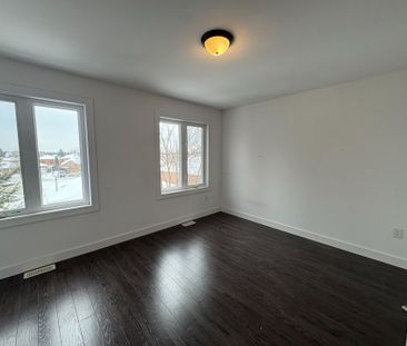 For Lease - 540 Essa Road Unit# 21, Barrie, Ontario - Photo 4