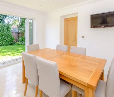 4 bedroom detached house to rent - Photo 3