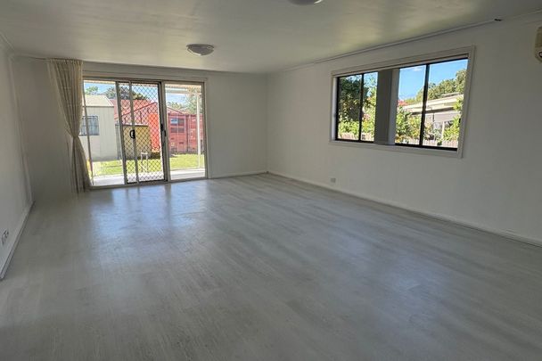 3 BEDROOM + STUDY - Photo 1