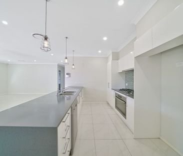 Spacious 4 Bedroom Family Home - Photo 2