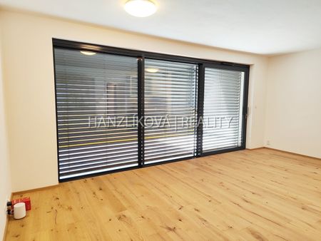 Pronájem bytu 1+kk a garsoniéry 41 m² - Photo 2