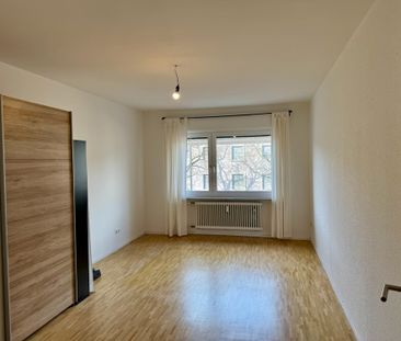 Schöne 3 Zimmerwohnung mit 2 Balkonen in der Karlsruher Oststadt - Foto 2