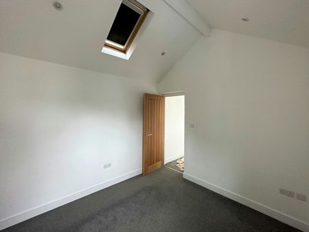 Flat to rent on - Photo 3