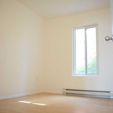 Grand logement 4 1/2 rénové disponible pour octobre - Photo 3