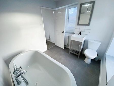 1 bedroom semi-detached house to rent - Photo 4