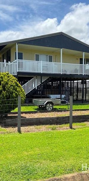 Family Home in Bundaberg North! - Photo 1