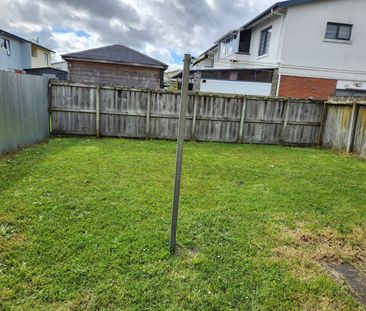 Property Management3 Gina Avenue, Ranui - Townhouse for Rent - Photo 2