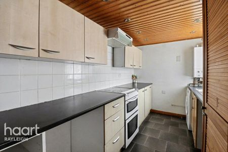 2 bedroom end of terrace house to rent - Photo 4