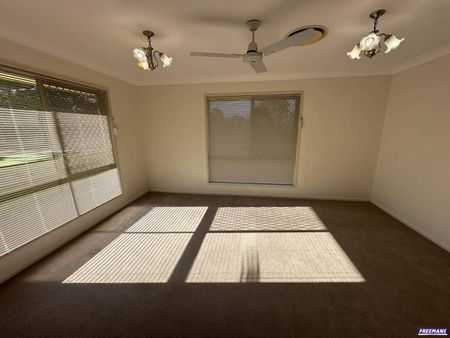 Lovely Established Home - Photo 5