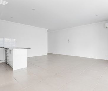 Spacious 2 Bedroom Apartment - Rent increase to $660pw - Photo 3