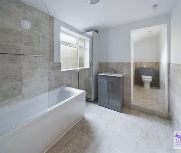 3 bedroom terraced house to rent - Photo 2