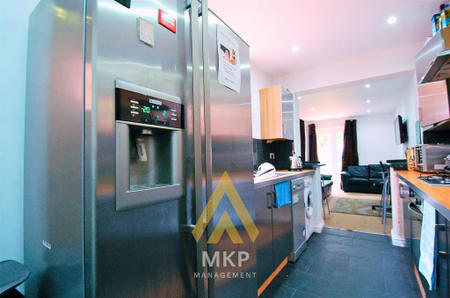 7 bedroom terraced house to rent - Photo 5