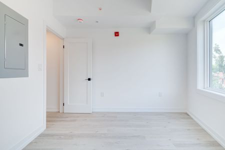 For Lease - 3039 Dundas Street Unit# 1, Toronto, Ontario - Photo 3