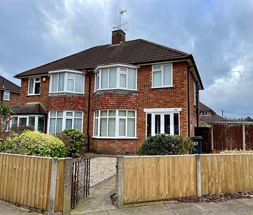 3 Bed House - semi-detached - Photo 4
