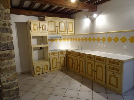 Location Maison 3 pièces 76m² CALLIAN 83440 - Photo 2