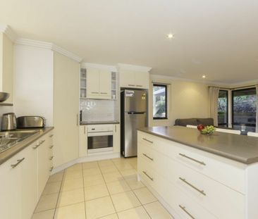 26 Beauty Crescent, Surfside NSW - Photo 6