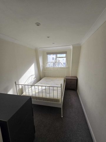 Bedford Square, Brighton - Photo 4