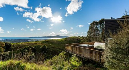 Luxury Meets Lifestyle - Photo 4