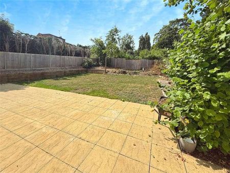 Kentwood Hill, Tilehurst, Reading, Berkshire, RG31 - Photo 4