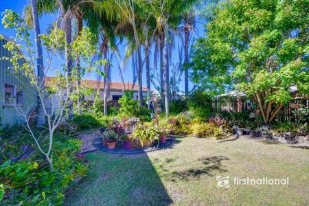 IMMACULATE BRICK HOME WITH SOLAR IN AVENELL HEIGHTS - Photo 3