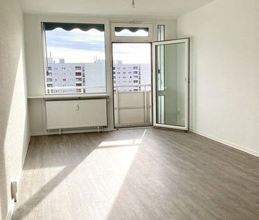 Zentrale 2-Zimmer-Wohnung mit Balkon, offener Küche und Badewanne! - Foto 1