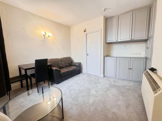 1 bedroom ground floor flat to rent - Photo 1