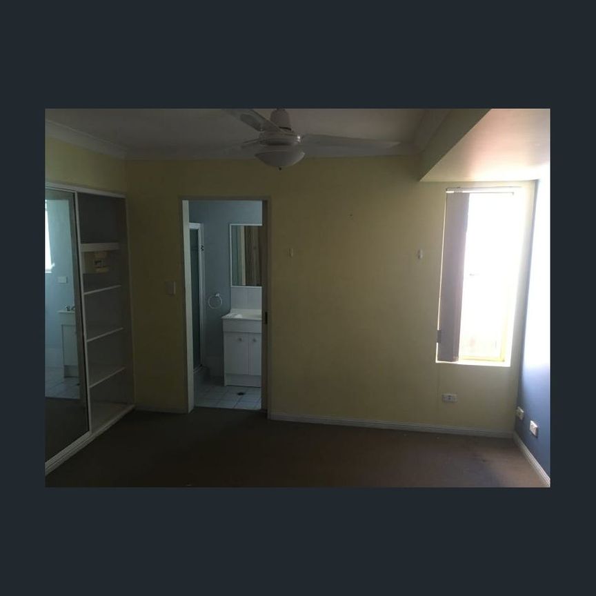 2 bedroom unit in sort after location - Photo 1