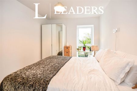 2 bedroom apartment to rent West Cliff Mansions, 2 Hahnemann Road, Bournemouth, BH2 - Photo 3