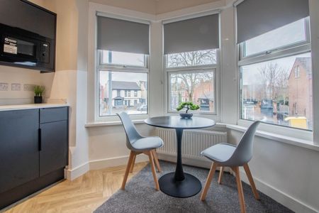 1 Bedroom - Photo 3