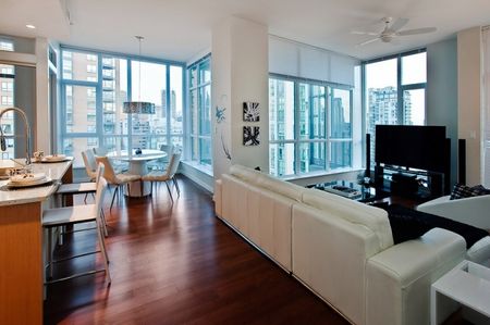 Penthouse in Downtown Vancouver, BC - Photo 2