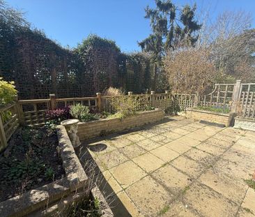 2 bedroom terraced house to rent - Photo 4