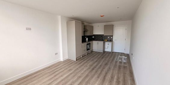 3 bedroom flat to rent - Photo 3