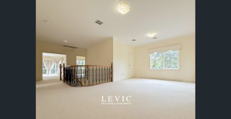 Light-Filled Family Haven Steps from Camberwell Junction - Photo 2