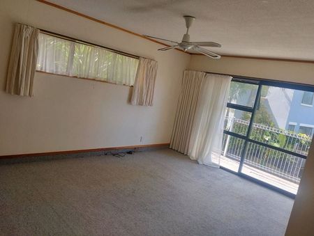 3bedrooms 2 bathrooms 5minutes walk to Milford bea - Photo 2